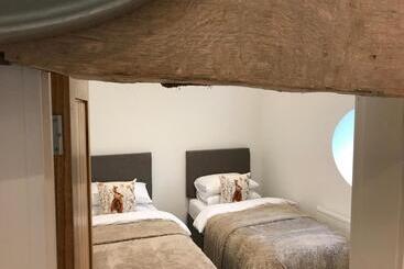 هتل The Hayloft Cheshire