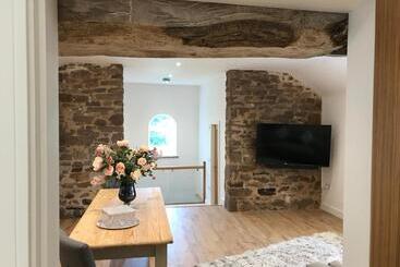 هتل The Hayloft Cheshire