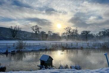 هتل The Hayloft Cheshire