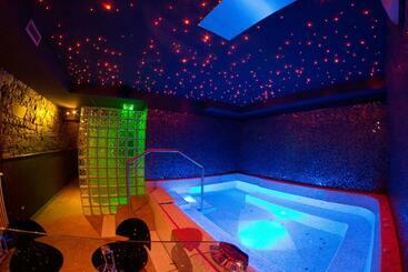پانسیون New Emotion Room