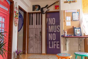 پانسیون Paz & Amor Guest House Peace & Love