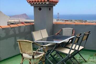 پانسیون Wifi Tenerife Sur Guest House
