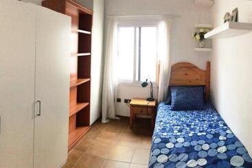 پانسیون Wifi Tenerife Sur Guest House