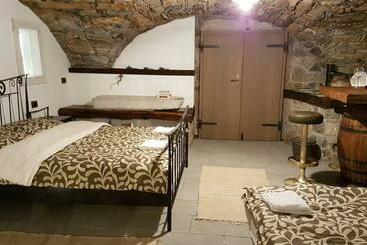 پانسیون Wine Cellar Room