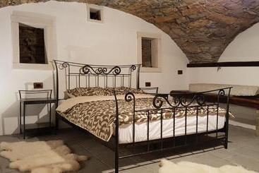 پانسیون Wine Cellar Room