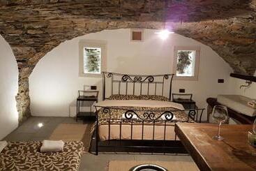 پانسیون Wine Cellar Room