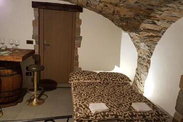 پانسیون Wine Cellar Room