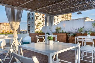 تختخواب و صبحانه Marla S Boutique Rooms