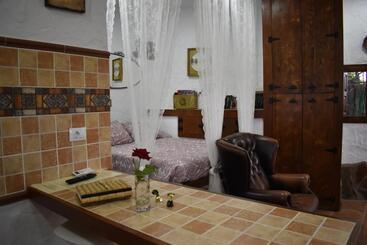 تختخواب و صبحانه Romantica