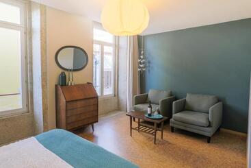 پانسیون Guest House Eça Agora!