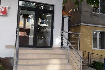 پانسیون Camere De Inchiriat Central La Calciu