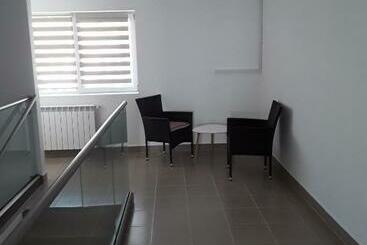 پانسیون Camere De Inchiriat Central La Calciu