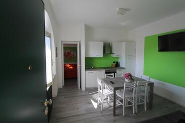 Villa Lori Apartments Garden And Beach