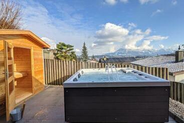 Общежитие Young Backpackers Homestay