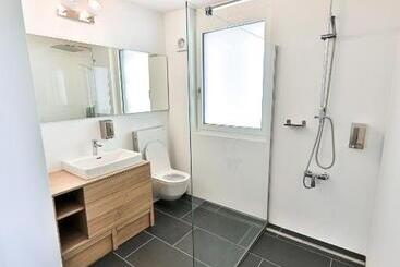 Общежитие Young Backpackers Homestay