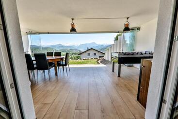 Общежитие Young Backpackers Homestay