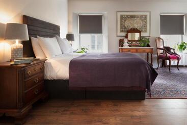تختخواب و صبحانه Bridge Street Townhouse