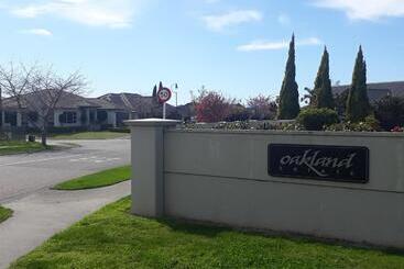 تختخواب و صبحانه Hidden Gem In Oaklands