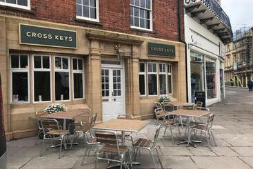 هتل The Cross Keys Sherborne