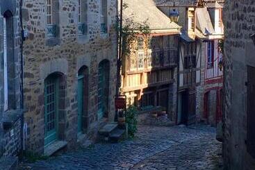 تختخواب و صبحانه Manurêva Chambre D Hôte En Coeur De Ville