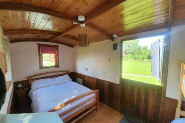 هتل Glasson Glamping Farm