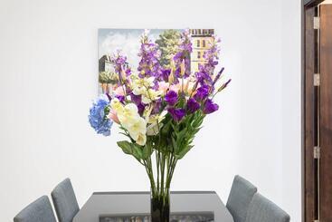 پانسیون Belvedere Airport Suites
