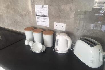پانسیون Belvedere Airport Suites