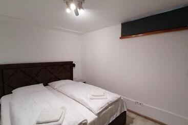 پانسیون K8 5 Apartments