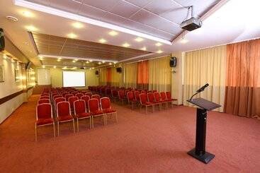 Amaks Premier Hotel