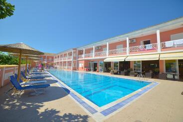 Angelina Hotel & Apartments
