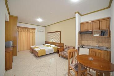 Angelina Hotel & Apartments