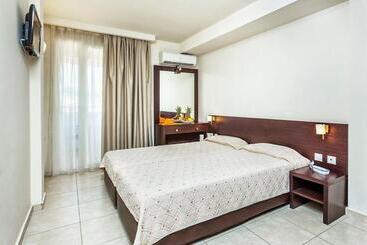 Elinotel Polis