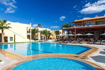 هتل Atlantis Beach