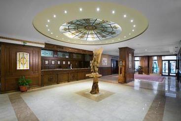 St. Spas Hotel & Balneo Complex