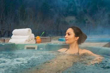 St. Spas Hotel & Balneo Complex