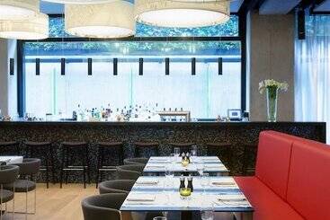 هتل Barcelo Hamburg