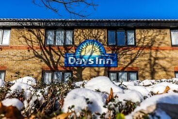 هتل Days Inn London Stansted Airport