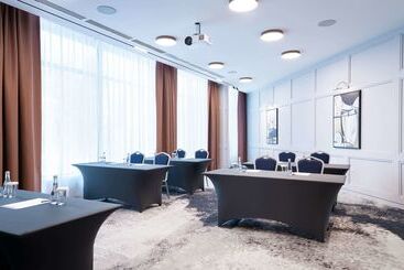 ホテル Doubletree By Hilton  Novosibirsk