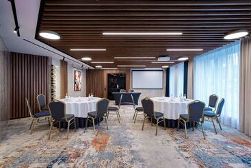 هتل Doubletree By Hilton  Novosibirsk