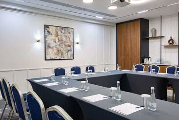 هتل Doubletree By Hilton  Novosibirsk