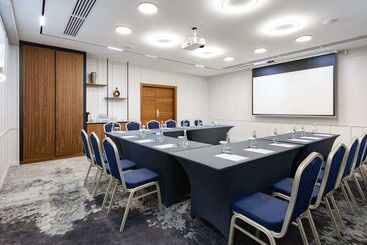 هتل Doubletree By Hilton  Novosibirsk