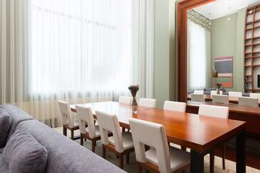 هتل Doubletree By Hilton  Novosibirsk