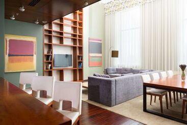 هتل Doubletree By Hilton  Novosibirsk