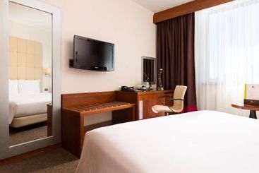 هتل Doubletree By Hilton  Novosibirsk