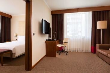 هتل Doubletree By Hilton  Novosibirsk