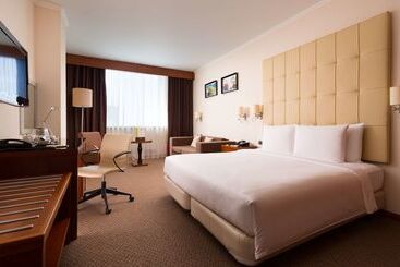 هتل Doubletree By Hilton  Novosibirsk