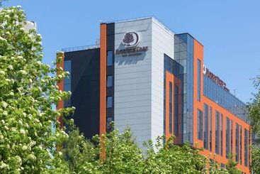 هتل Doubletree By Hilton  Novosibirsk