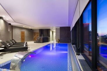 هتل Doubletree By Hilton  Novosibirsk