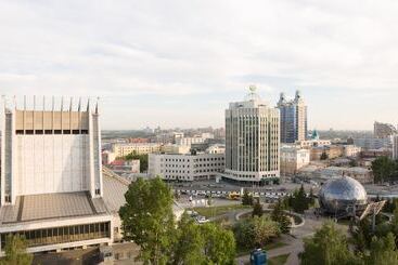 هتل Doubletree By Hilton  Novosibirsk