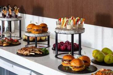 هتل Doubletree By Hilton  Novosibirsk